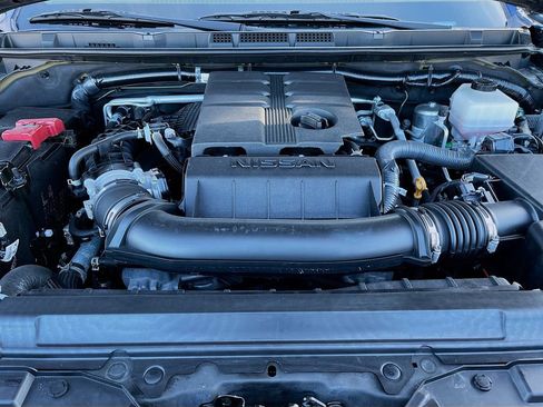 Used 2023 Nissan Frontier PRO-4X w/ Pro-4X Premium Package image 12