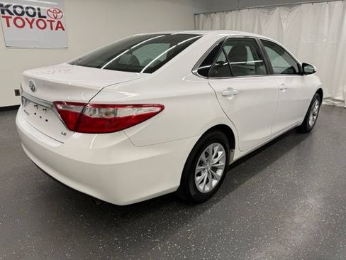 Used 2015 Toyota Camry LE FWD image 2