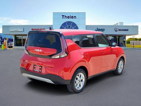 Used 2024 Kia Soul LX w/ Option Group 015 FWD image 5