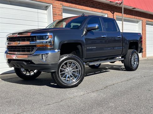 Used 2018 Chevrolet Silverado 1500 LT w/ All Star Edition image 2