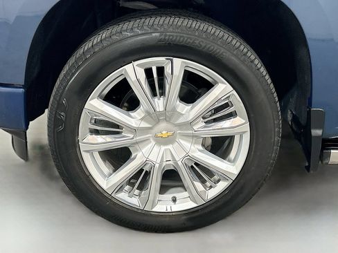 Used 2024 Chevrolet Silverado 1500 High Country w/ Technology Package AWD/4WD image 30