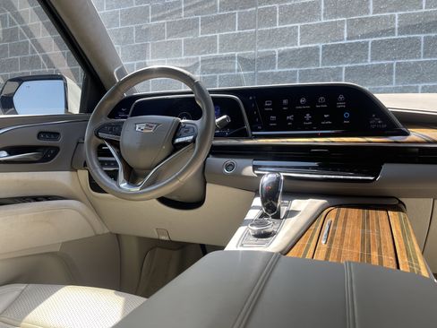 Used 2022 Cadillac Escalade Premium Luxury Platinum image 19