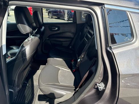 Used 2019 Jeep Compass Latitude w/ Popular Equipment Group AWD/4WD image 22