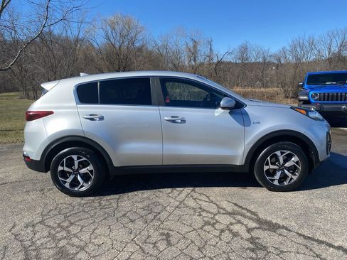 Used 2020 Kia Sportage LX image 2