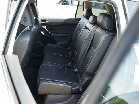 Used 2021 Volkswagen Tiguan SE FWD image 9