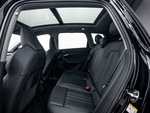 New 2025 Audi Q6 e-tron Premium Plus image 18