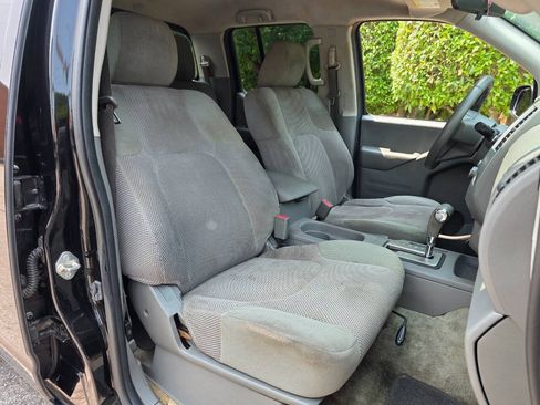 Used 2018 Nissan Frontier SV AWD/4WD image 31