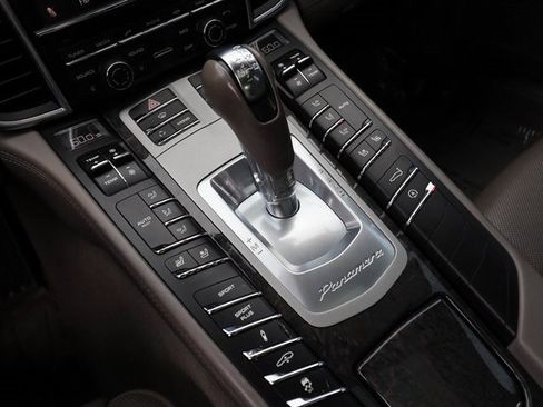 Used 2012 Porsche Panamera Turbo image 9