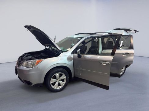 Used 2015 Subaru Forester 2.5i Limited image 9