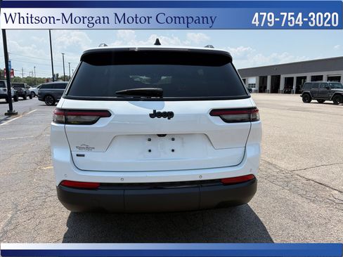 Used 2023 Jeep Grand Cherokee L Laredo RWD image 6
