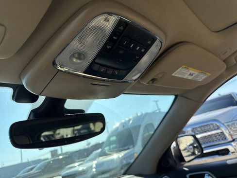 Used 2018 Jeep Grand Cherokee Overland image 14