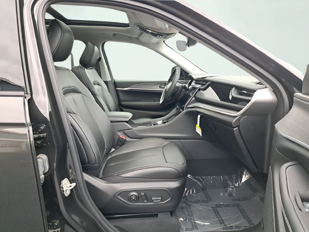 New 2023 Jeep Grand Cherokee 4WD 4xe image 16