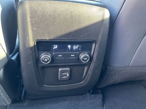 Used 2023 Buick Enclave Essence w/ Experience Buick Package AWD/4WD image 18