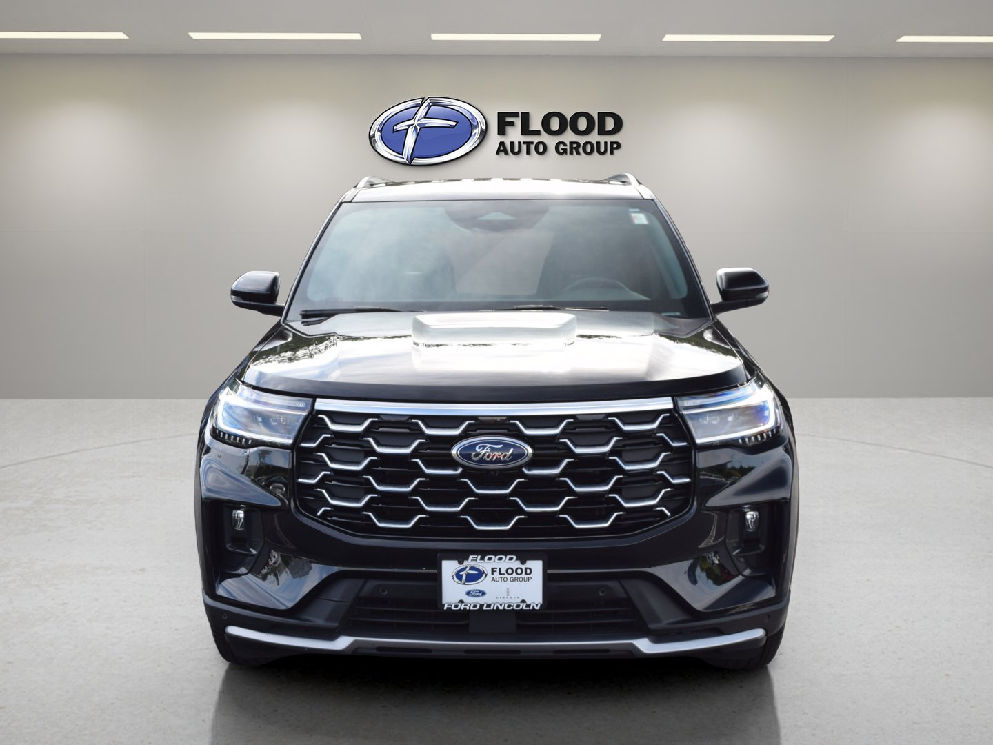 Used 2026 Ford Explorer Platinum AWD/4WD image 2