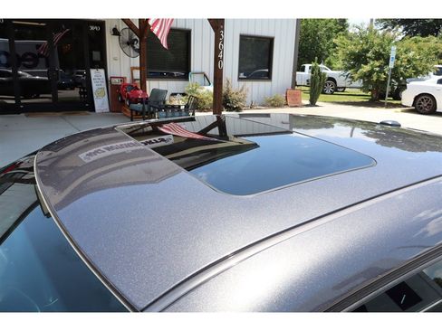 Used 2019 Dodge Challenger SXT w/ Driver Convenience Group RWD image 11