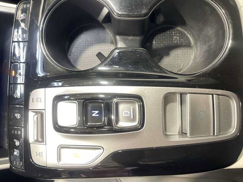 Used 2024 Hyundai Tucson Limited AWD/4WD image 17