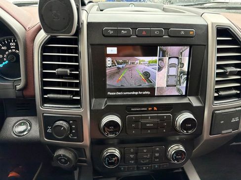 Used 2019 Ford F150 Platinum w/ Equipment Group 701A Luxury AWD/4WD image 9
