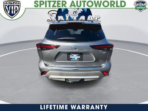 New 2026 Toyota Highlander Platinum image 8