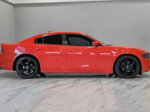 Used 2017 Dodge Charger R/T RWD image 11