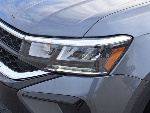 Certified 2023 Volkswagen Taos SE image 29