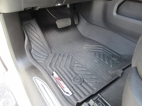 Used 2021 Chevrolet Silverado 1500 LTZ AWD/4WD image 36