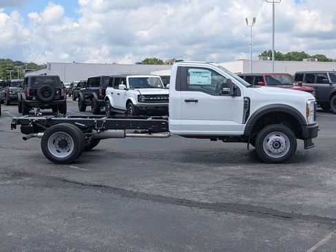 New 2026 Ford F550 4x4 Regular Cab Super Duty image 3