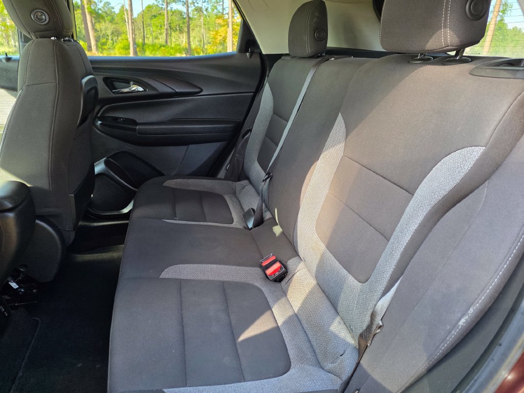 Used 2022 Chevrolet TrailBlazer LT w/ Convenience Package FWD image 16