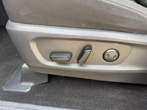 Used 2025 Nissan Pathfinder SV FWD image 22