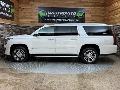 Used 2019 Cadillac Escalade ESV 4WD image 5