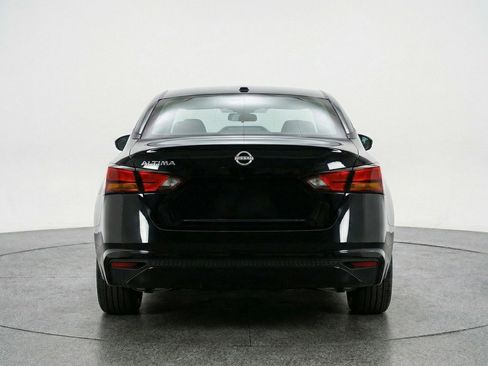 Used 2025 Nissan Altima 2.5 SV FWD image 7