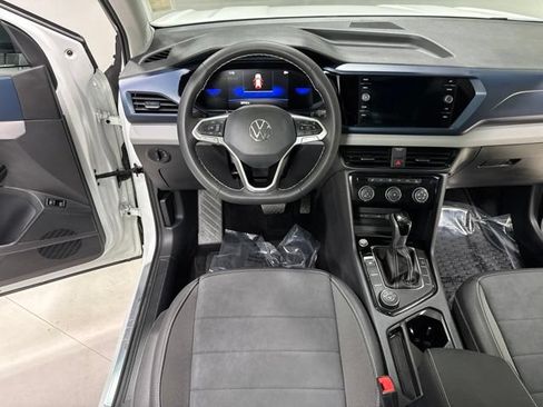 Used 2023 Volkswagen Taos SE w/ Panoramic Sunroof Package AWD/4WD image 17