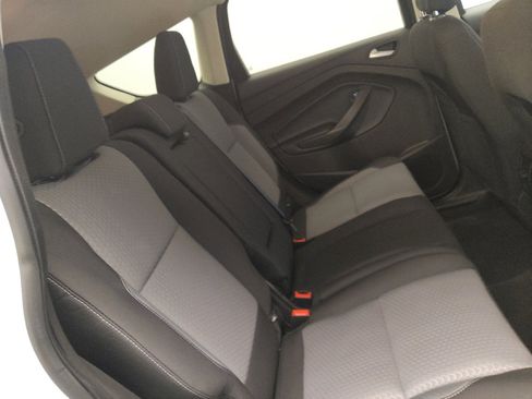 Used 2019 Ford Escape SE FWD image 19