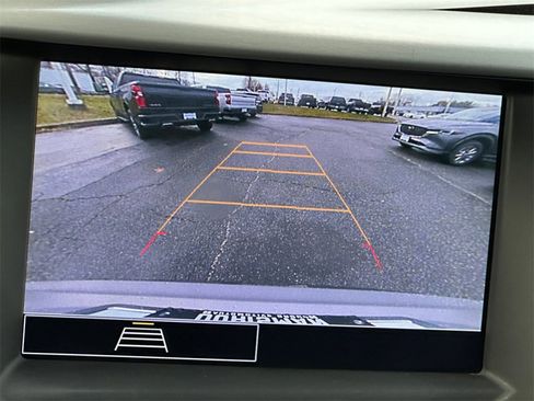 Used 2020 GMC Acadia SLE w/ Driver Convenience Package image 17