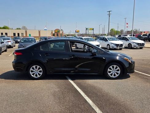 Used 2025 Toyota Corolla LE image 15