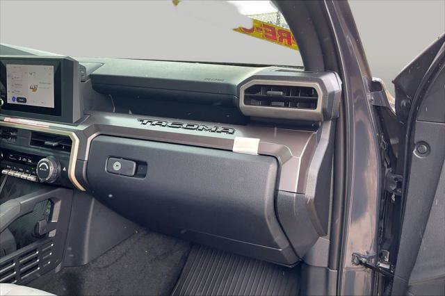 Certified 2026 Toyota Tacoma SR5 AWD/4WD image 20