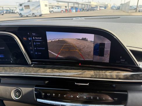 Certified 2024 Cadillac Escalade Premium Luxury image 23