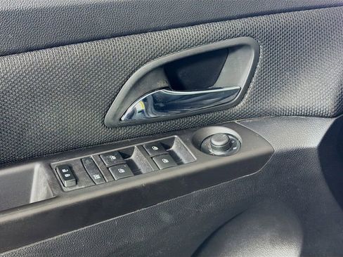 Used 2016 Chevrolet Cruze LT FWD image 18