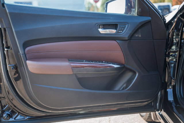 Used 2016 Acura TLX w/ Technology Package FWD image 27