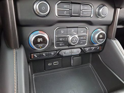 Used 2022 GMC Yukon AT4 image 17