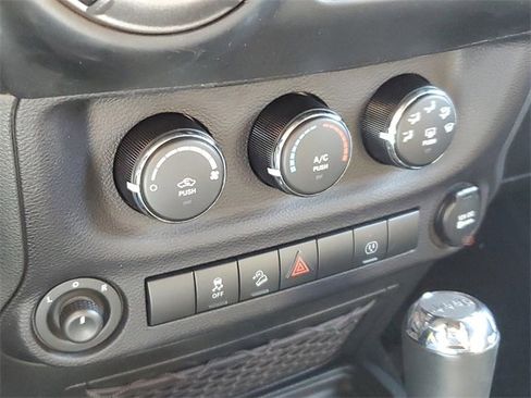 Used 2018 Jeep Wrangler Unlimited Sport image 16