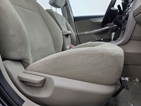 Used 2013 Toyota Corolla LE image 18