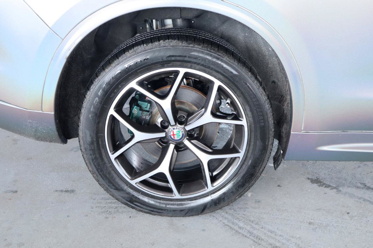 Used 2021 Alfa Romeo Stelvio Ti w/ Nero Edizione AWD/4WD image 5