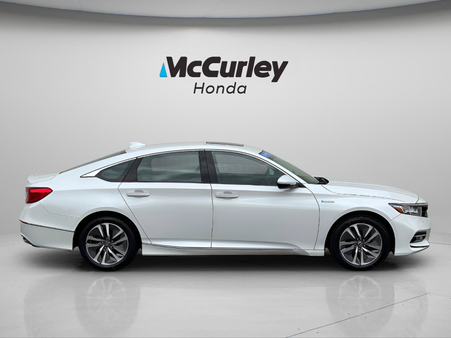 Certified 2019 Honda Accord Touring image 2