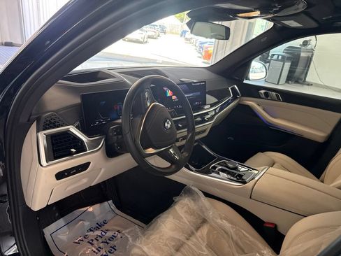 Used 2024 BMW X5 sDrive40i w/ Premium Package RWD image 3