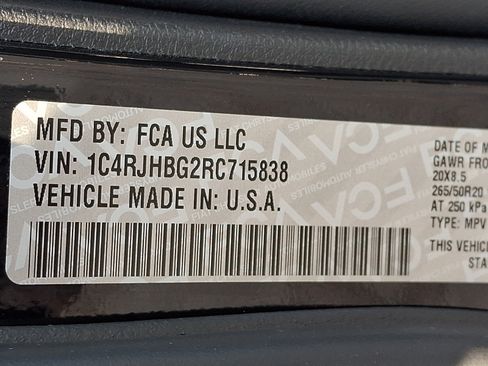 Used 2024 Jeep Grand Cherokee Limited w/ Luxury Tech Group II AWD/4WD image 30