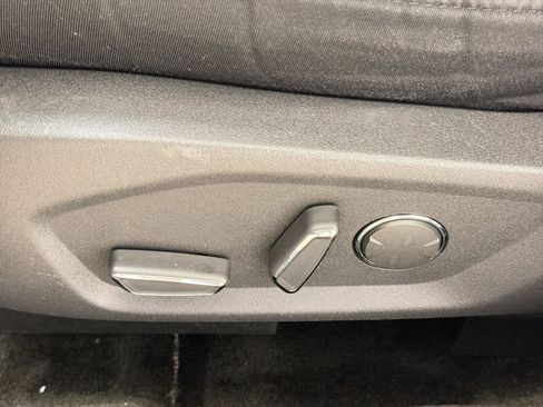 Used 2016 Ford Fusion SE FWD image 14