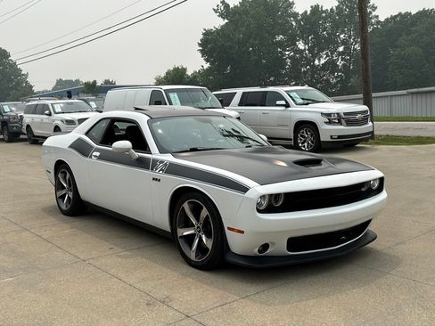 Used 2019 Dodge Challenger R/T w/ T/A Package RWD image 18