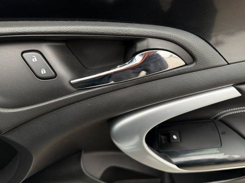 Used 2017 Buick Regal GS w/ Driver Confidence Package #2 image 18