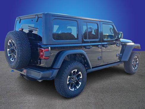 Used 2025 Jeep Wrangler Unlimited Rubicon 4xe w/ Safety Group AWD/4WD image 4