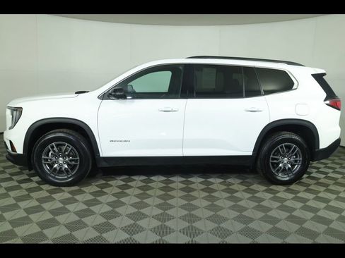 Used 2025 GMC Acadia Elevation image 17